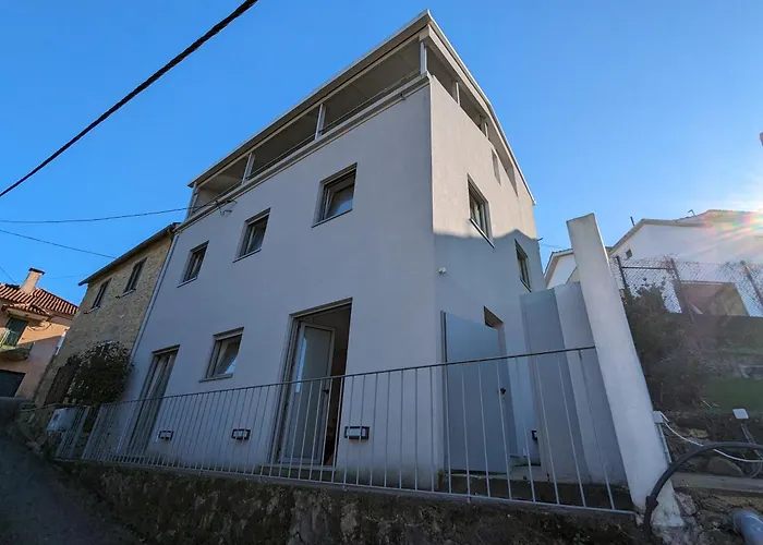 Cantinho Dos Avos - *